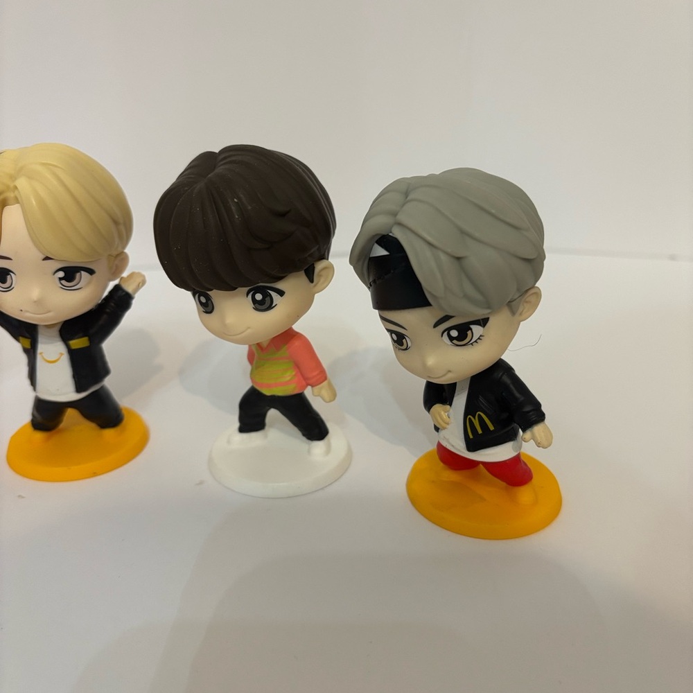 Colorful BTS McDonald’s Character Figurine Set of (6). - Picture 4 of 9